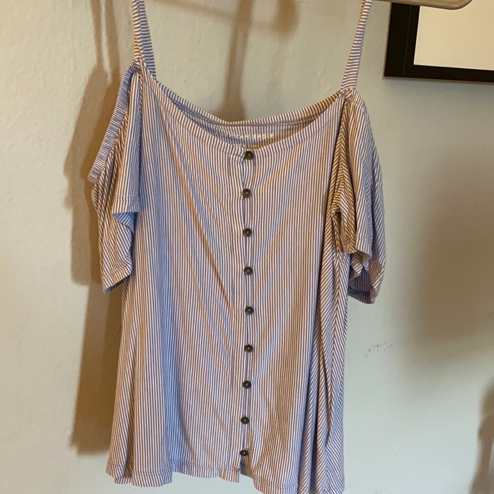 4/$ 12 or $5 each! American Eagle Soft and Sexy Blue and White Shirt!